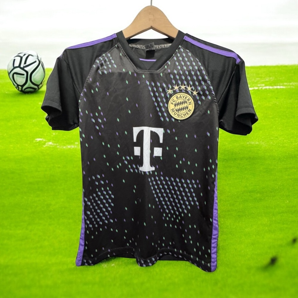 Fc Bayern Munich Black and Purple 23/24 Soccer away Jersey size medium